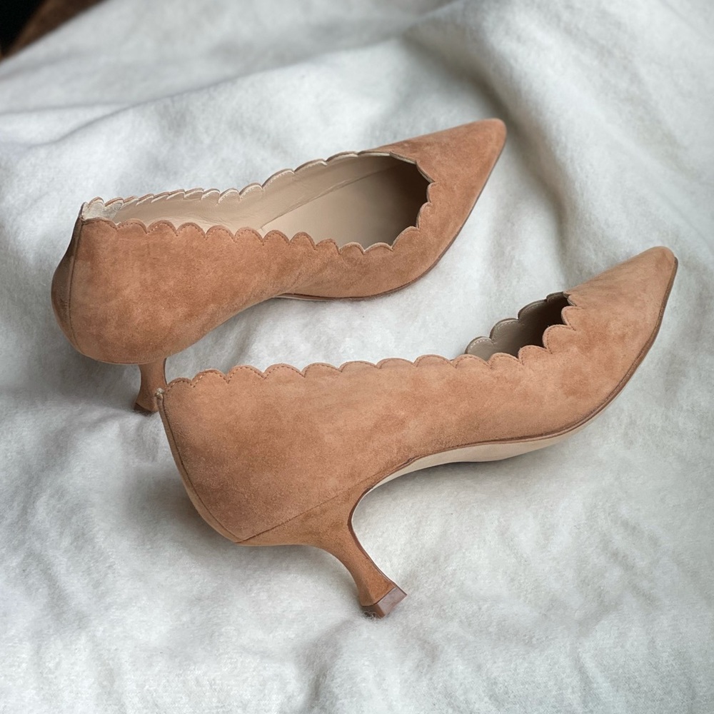 Manolo Blahnik camel apricot suede kitten heals